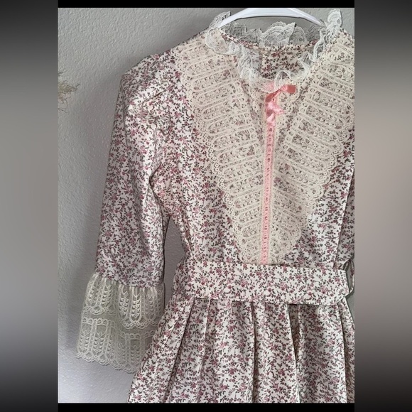 Vintage Roget LTD White Pink Floral Laced Ribbon Dress Size 10 Made In USA - Picture 1 of 11